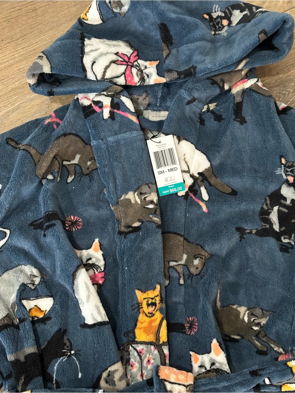 NWT Vera Bradley Fleece Robe, Small-Medium, Cats Print! “Cat’s Meow” - Picture 2 of 3
